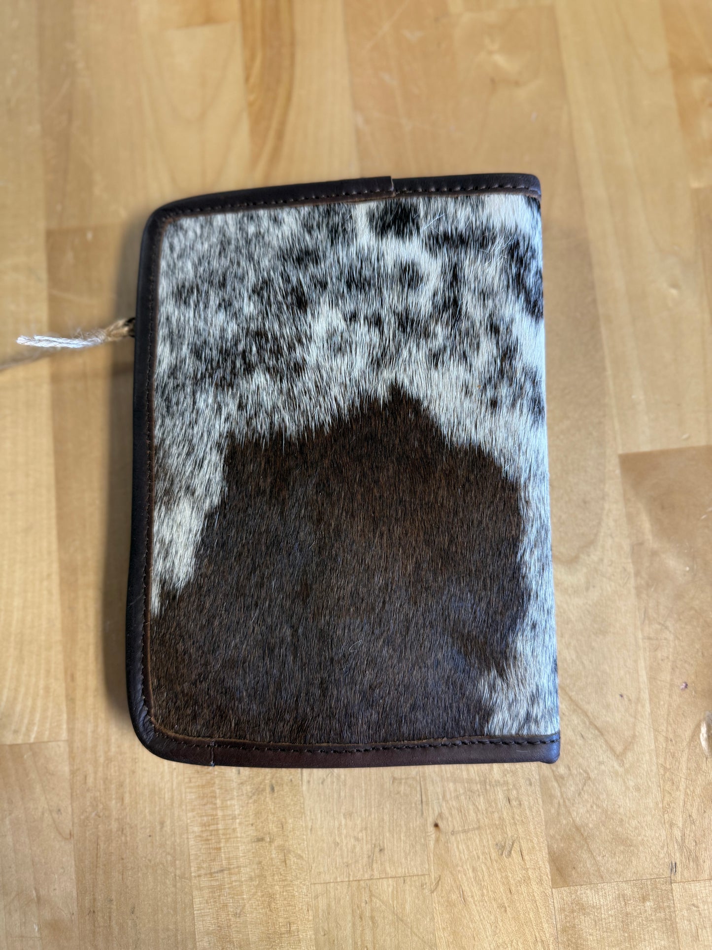 Cowhide Magnetic Wallet