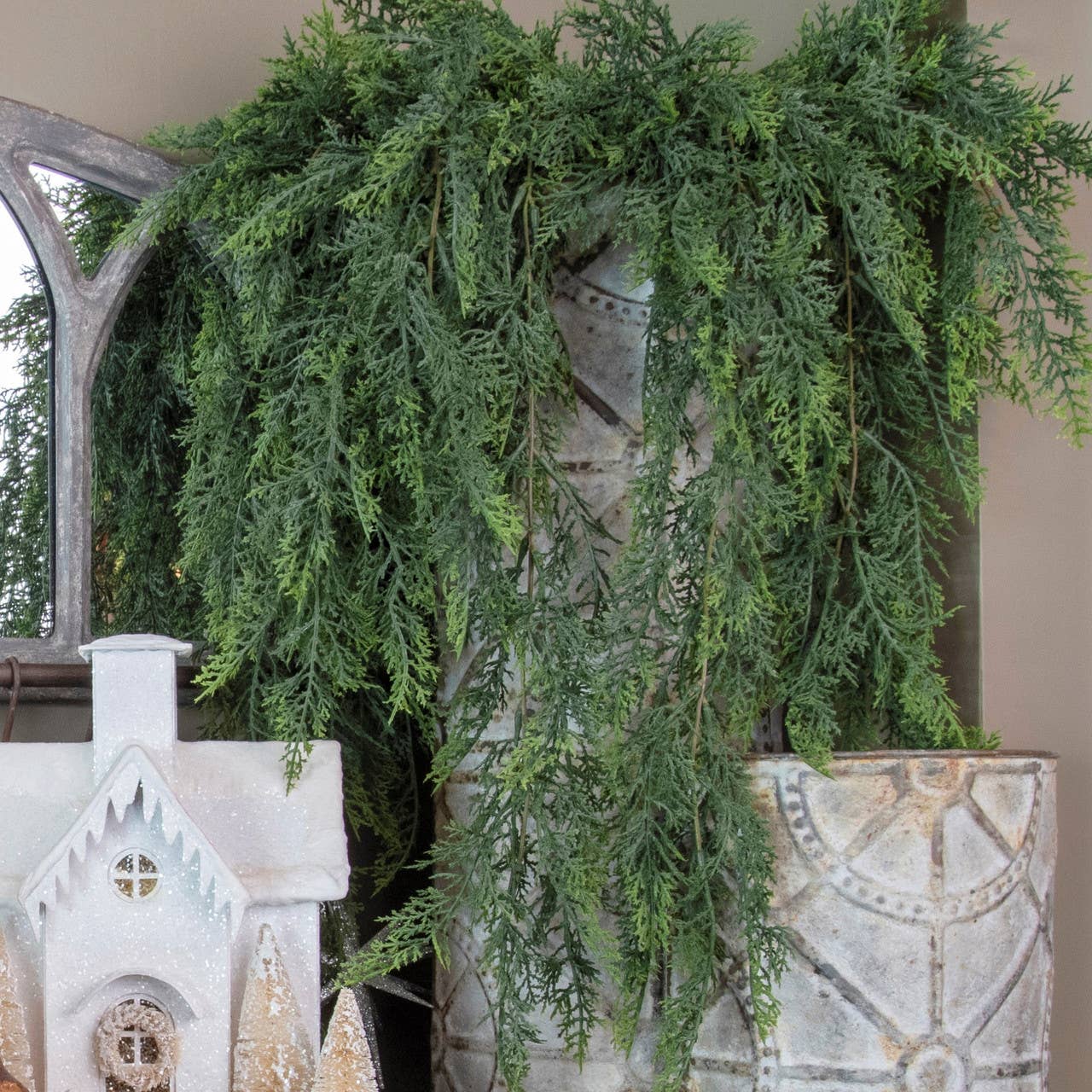 34" RED CEDAR HANGING BUSH