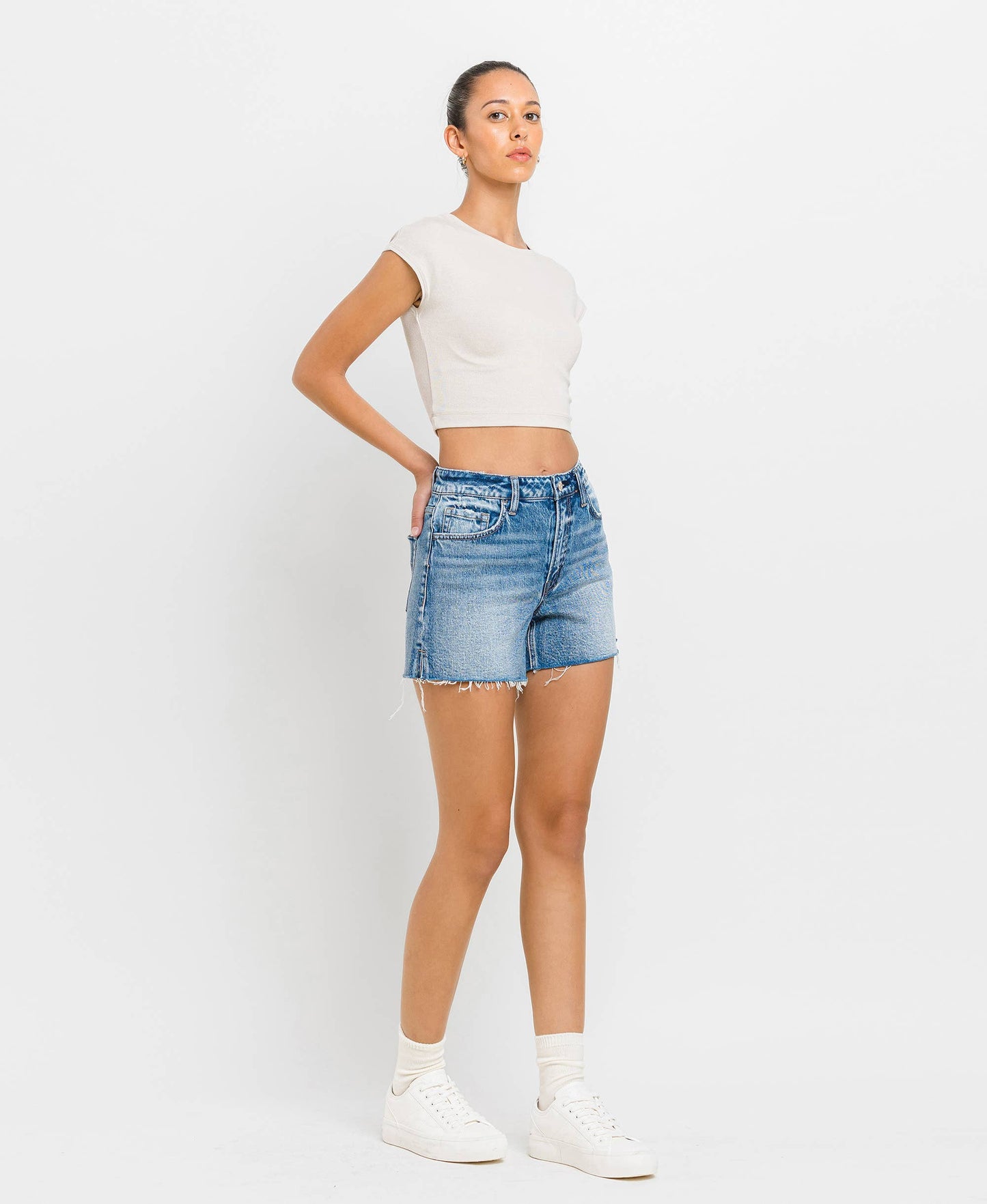 HIGH RISE WAIST CLEAN CUT A LINE SHORTS T6368: INNER CIRCLE