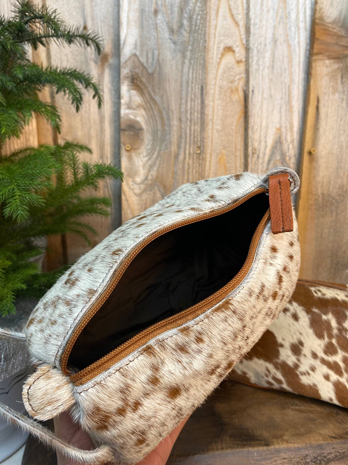 Cowhide Kit Bag - Toiletry    