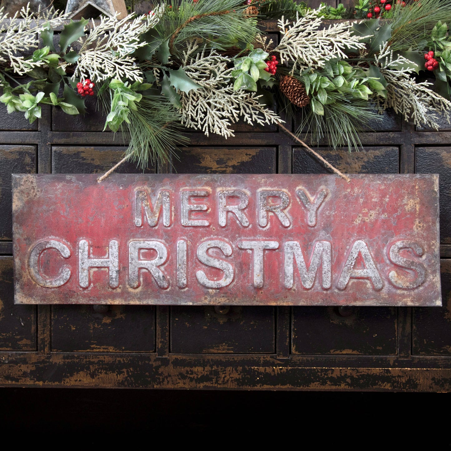 AGED RED MERRY CHRISTMAS SIGN